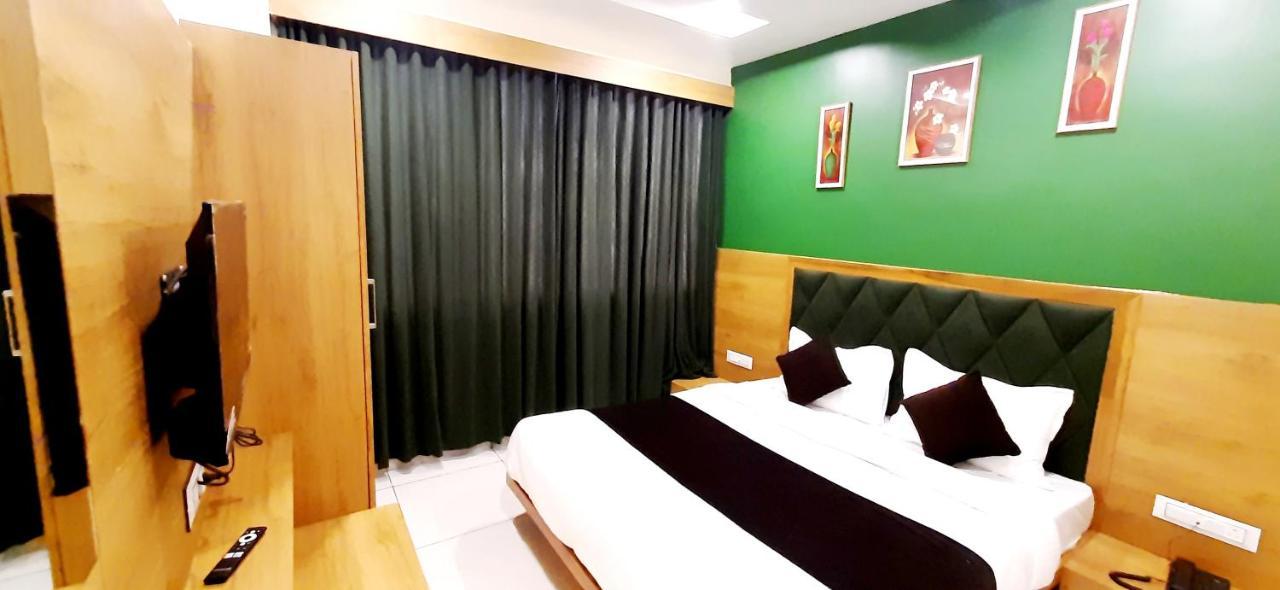 Hotel Suncity Ahmedabad Exterior photo