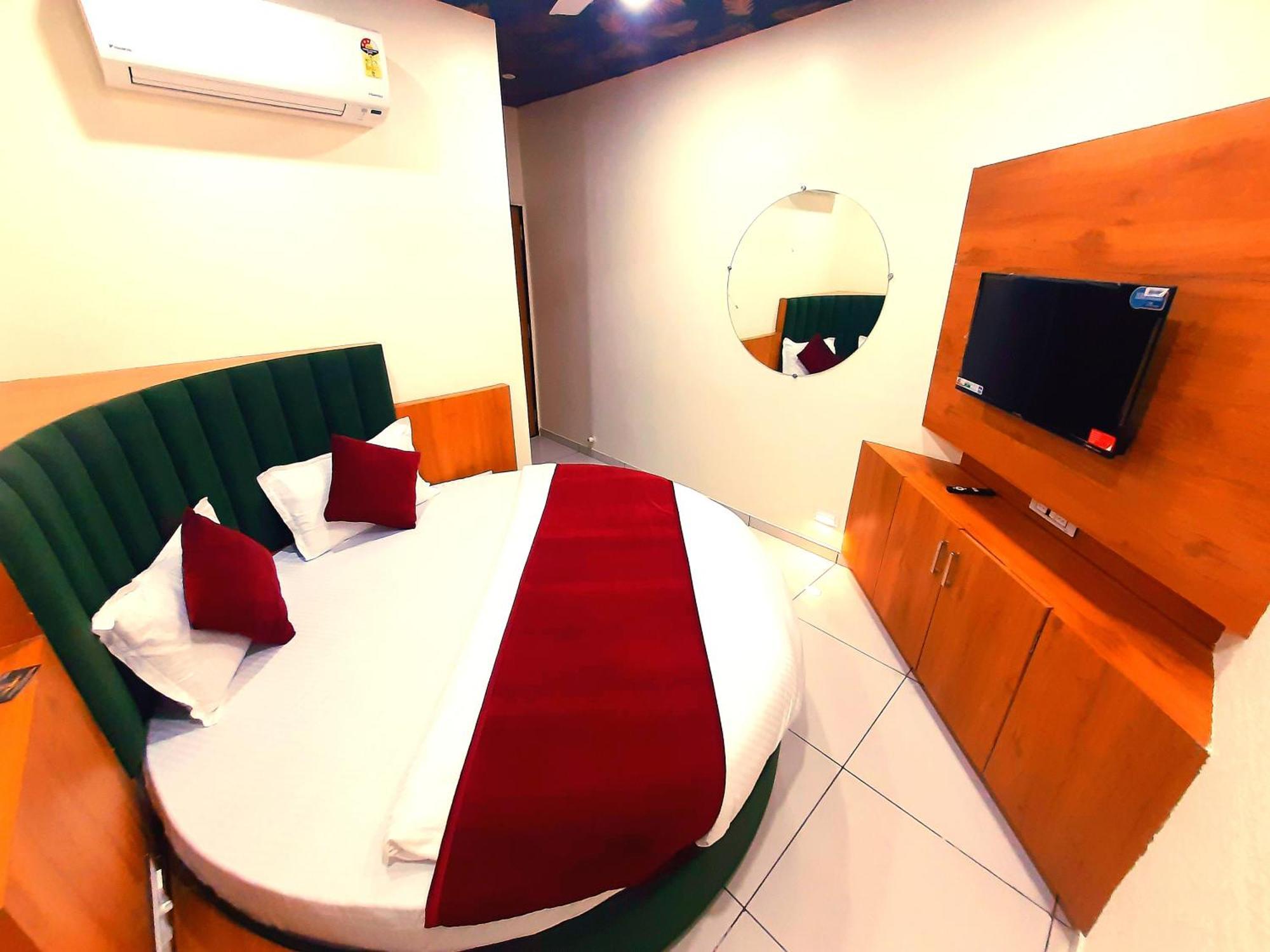 Hotel Suncity Ahmedabad Exterior photo