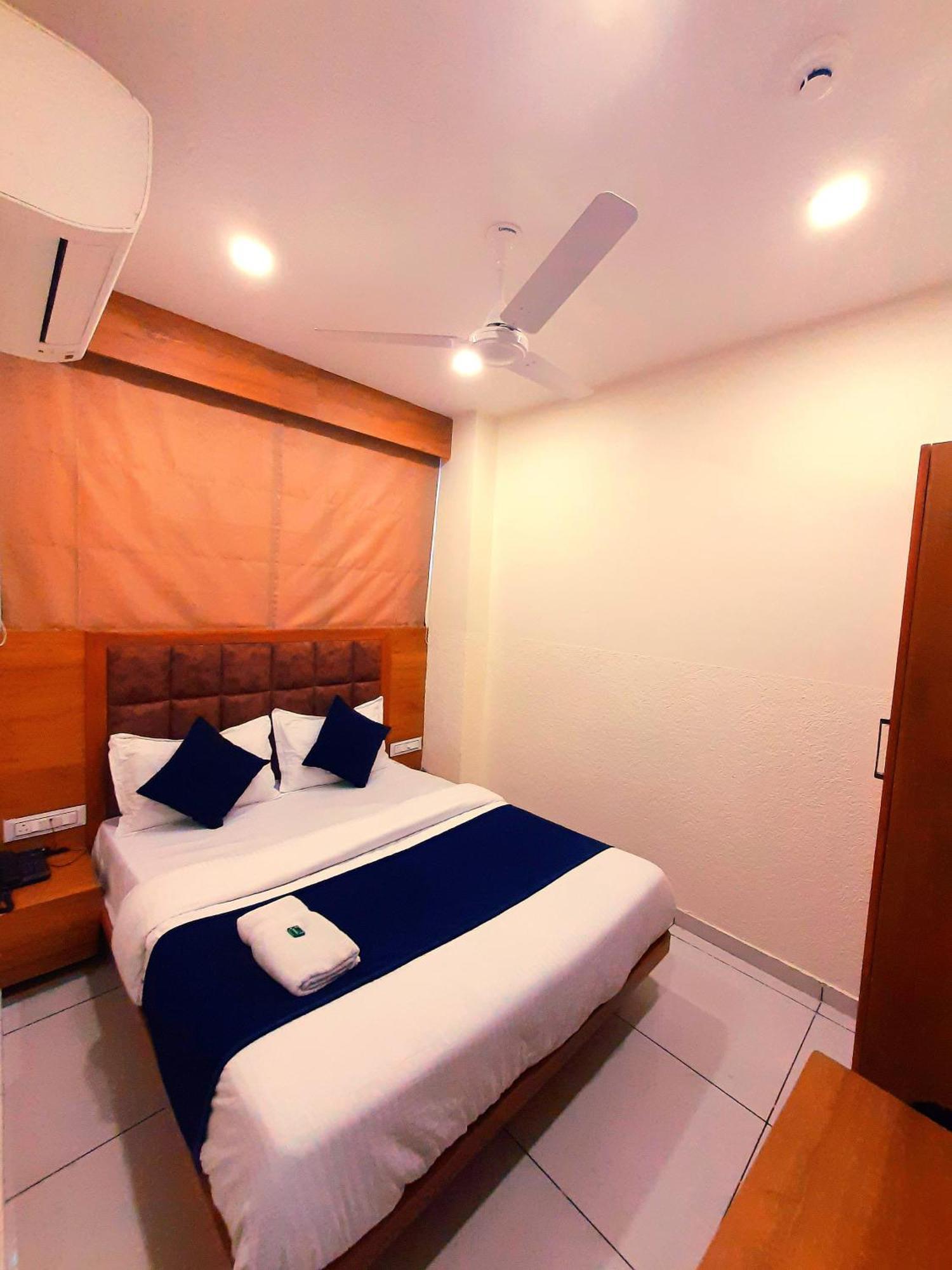 Hotel Suncity Ahmedabad Exterior photo