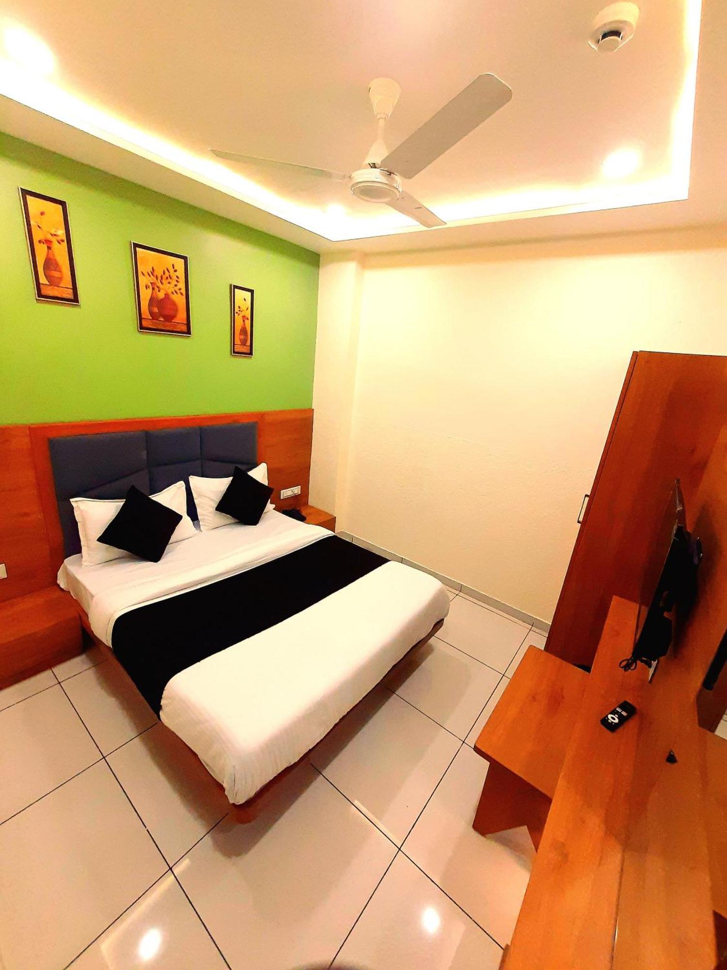 Hotel Suncity Ahmedabad Exterior photo