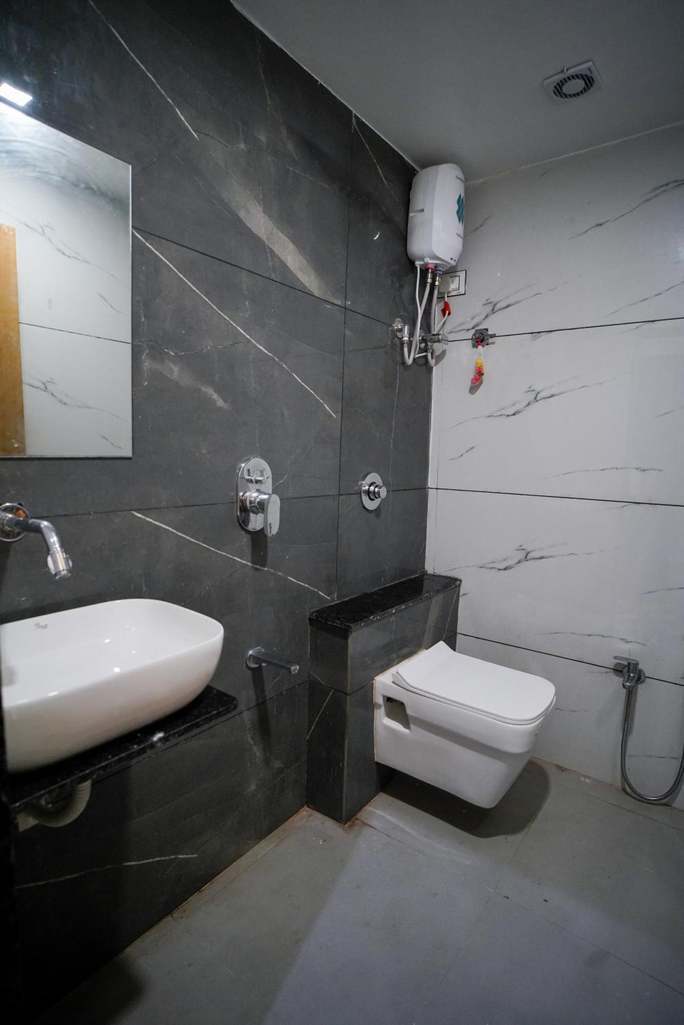 Hotel Suncity Ahmedabad Exterior photo
