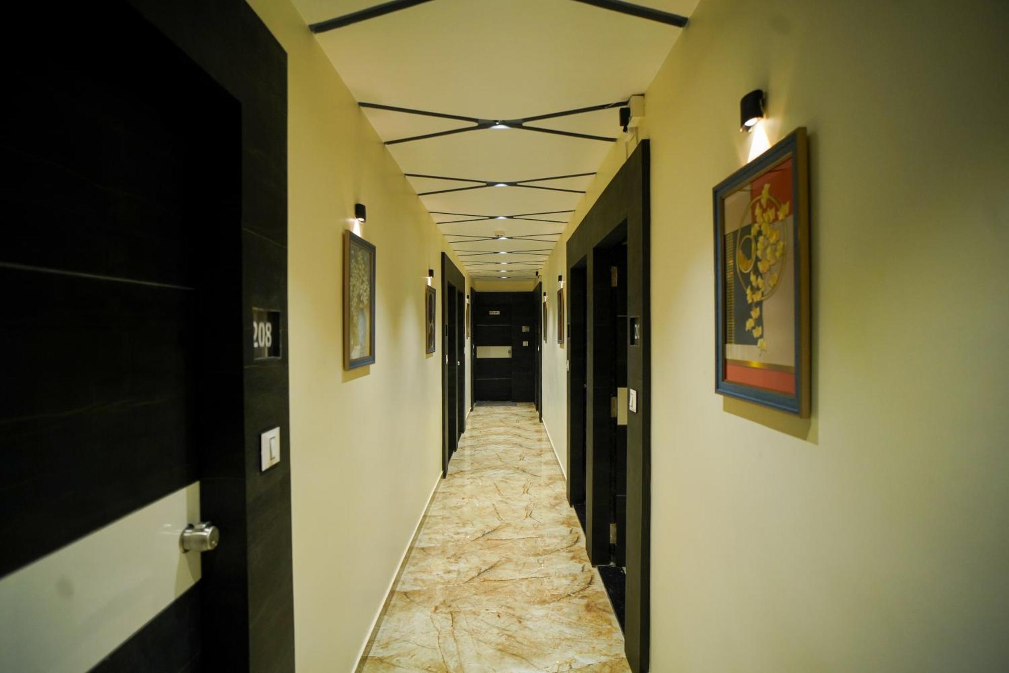 Hotel Suncity Ahmedabad Exterior photo